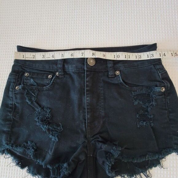 American Eagle size 2 Hi-rise distressed Black Stretch 2" Shortie denim shorts - Picture 6 of 12